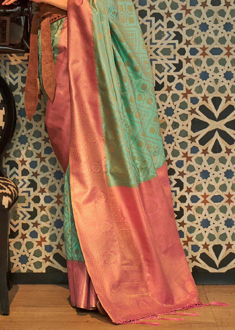 Green And Pink zari woven Kanjivaram silk saree