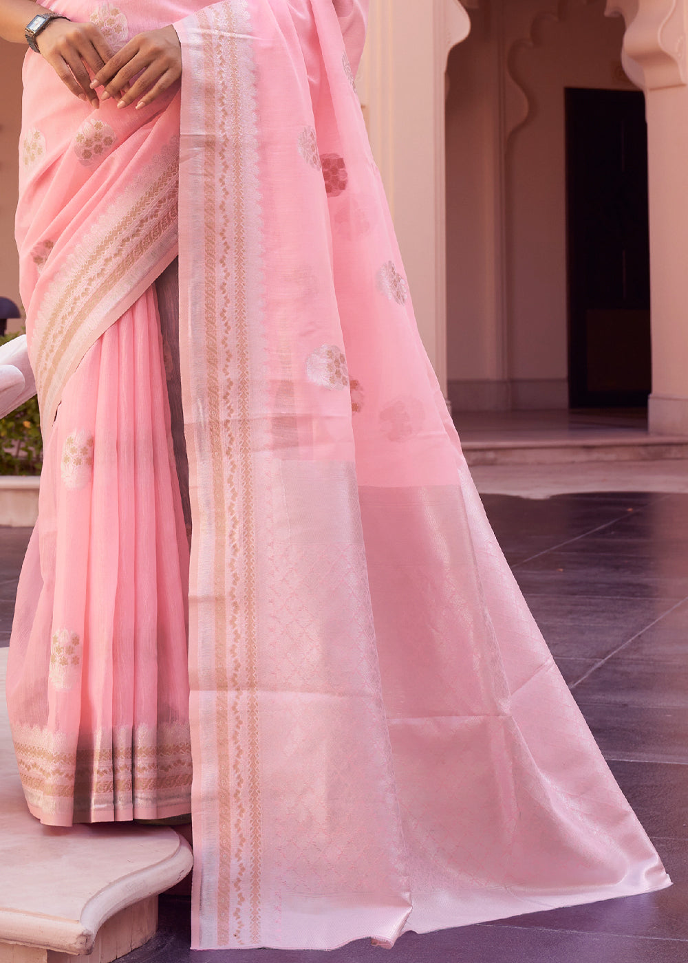 Blushing Blooms: Handwoven Banarasi Linen Silk Saree