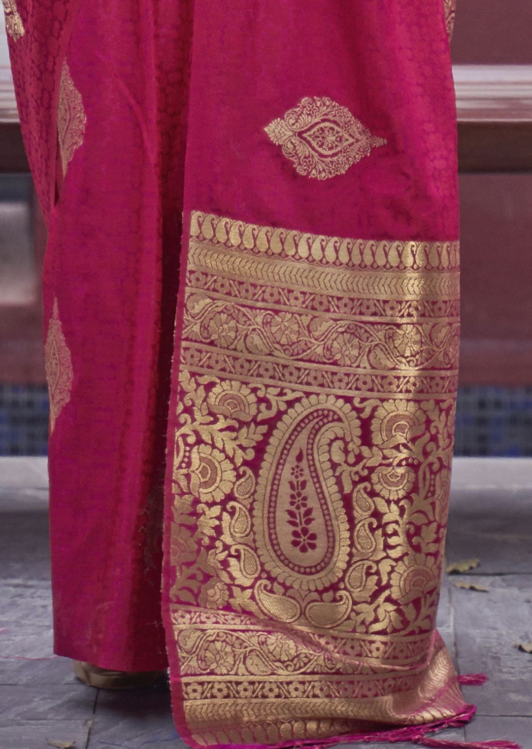 Berry Pink Banarasi Woven Satin Silk Saree - A Vibrant Delight