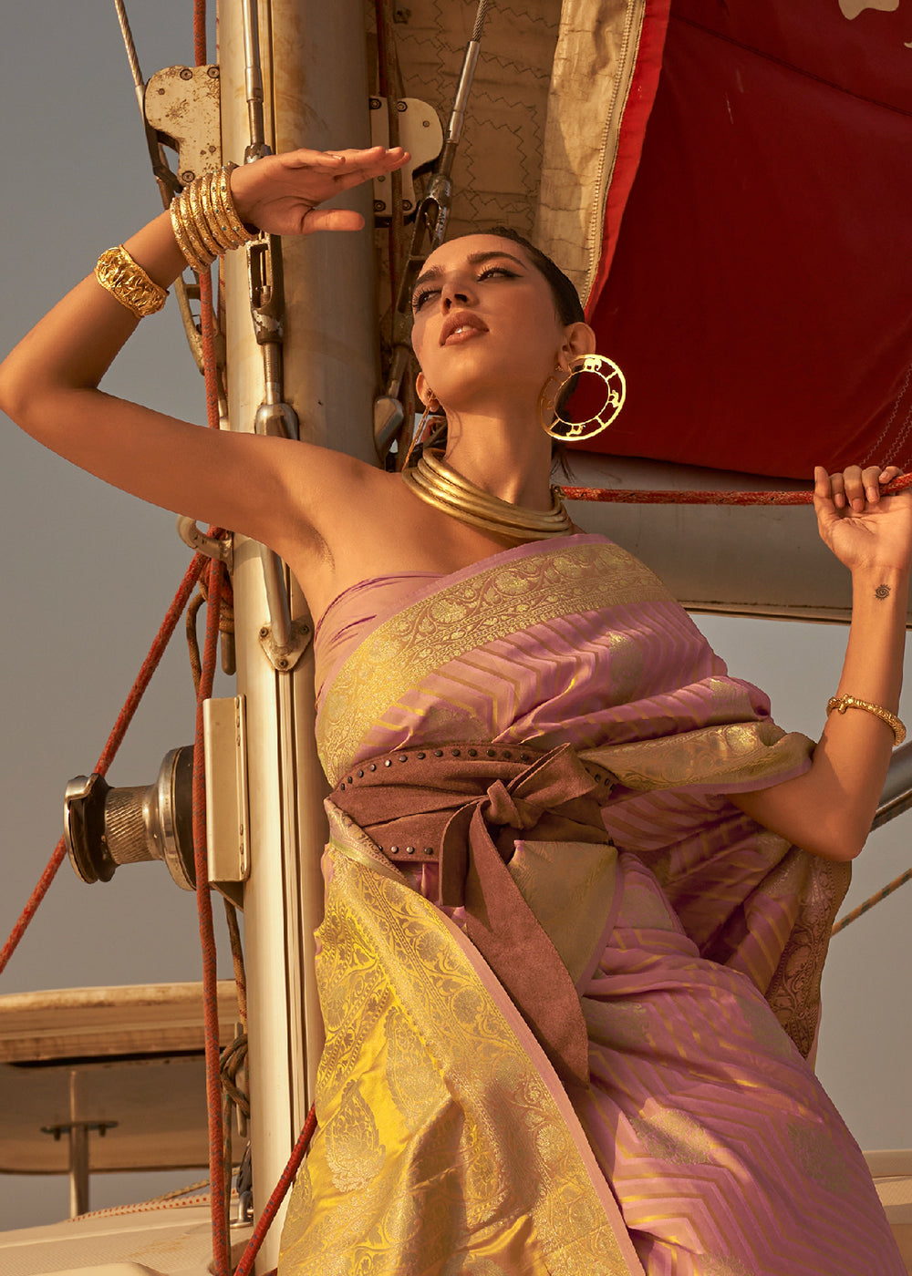 A Graceful Fusion of Colors Pink Dual Tone Banarasi Satin Silk Saree