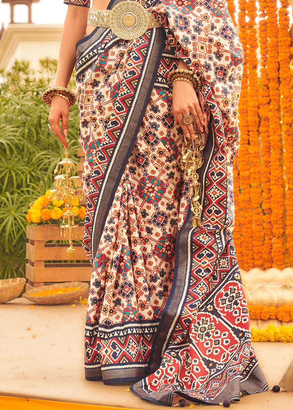 CREEM & GREY PATOLA PRINTED SIK SAREE