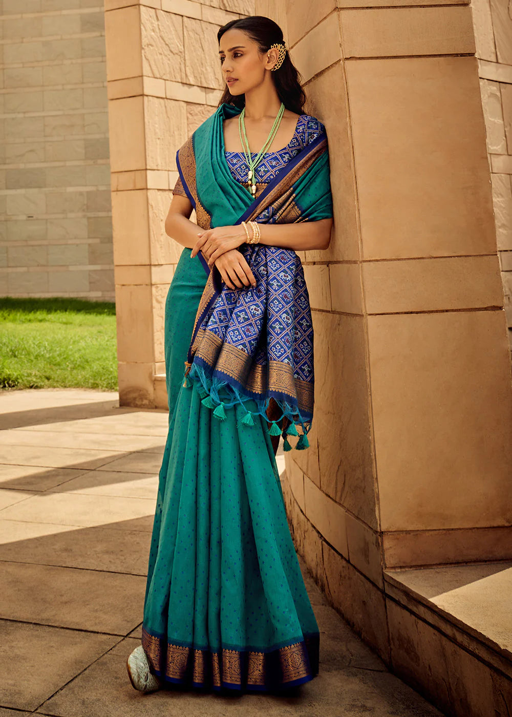 BLUE WOVEN PATOLA SILK SAREE