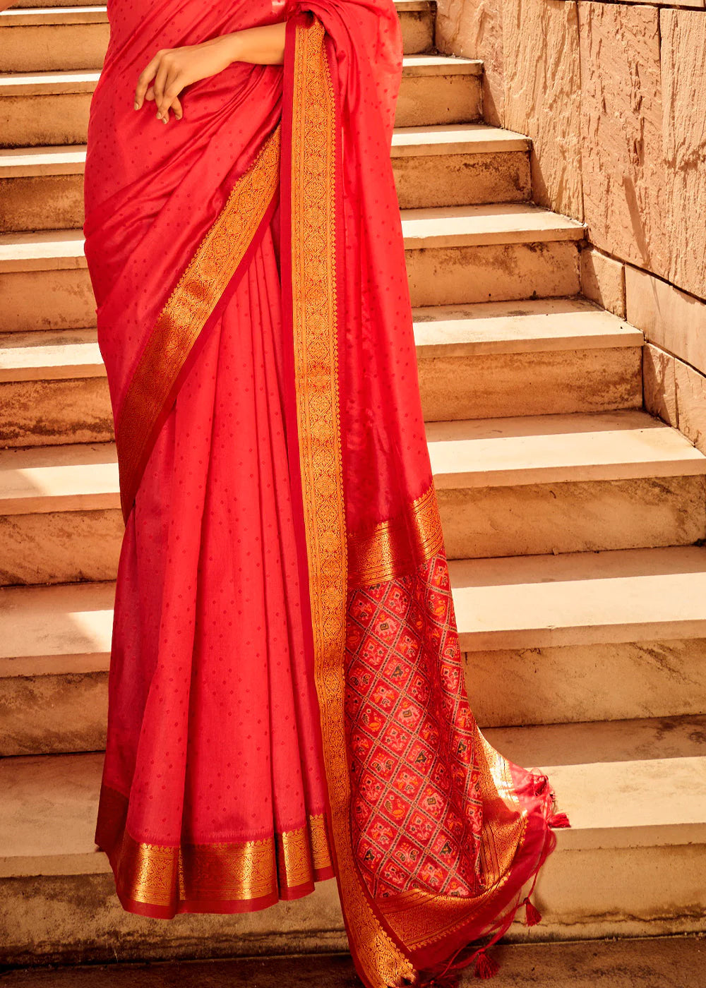 RED WOVEN PATOLA SILK SAREE