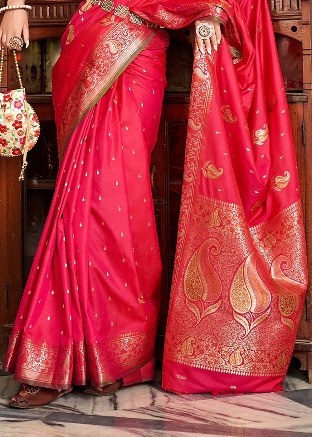 MAGENTA PINK WOVEN BANARASI SILK SAREE