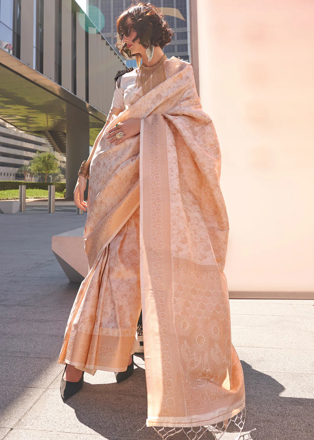 CREAM WHITE HANDLOOM WOVEN BANARASI SILK SAREE