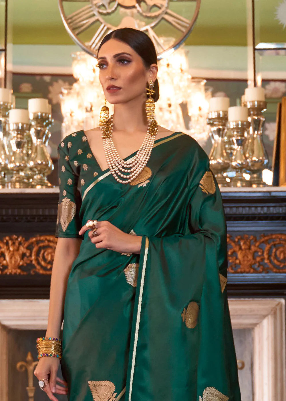 PAIN GREEN ZARI BUTTA WOVEN BANARASI SILK SAREE