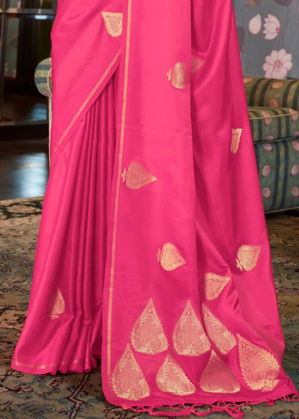 ROUGE PINK ZARI BUTTA WOVEN BANARASI SILK SAREE