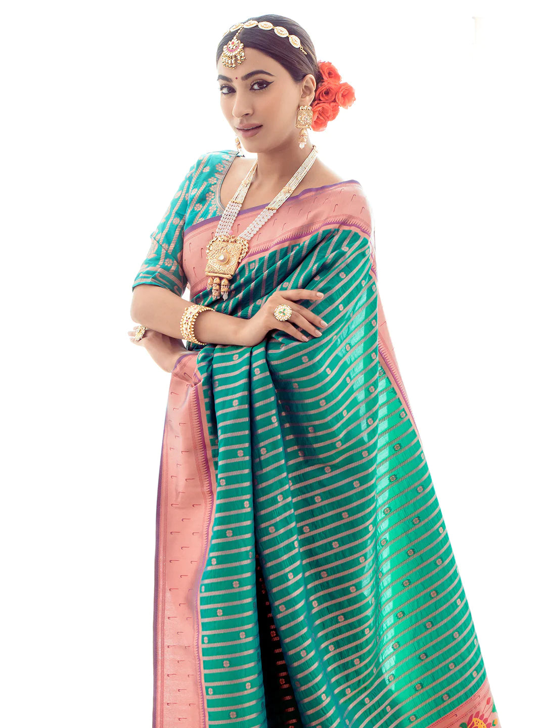 JUNJGLE GREEN Paithani Silk Saree With Zari