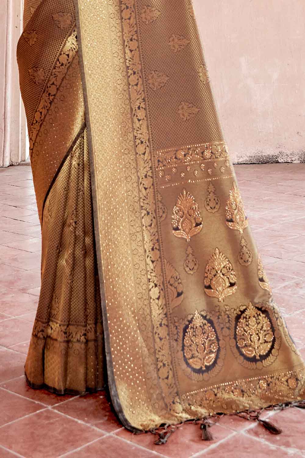 BLACK GOLD HANDLOOM WEAVE Swarovski KANJIVARAM SILK SAREE