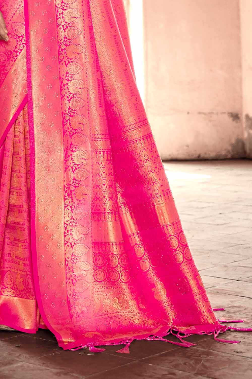 BARBIE PINK HANDLOOM WEAVE Swarovski KANJIVARAM SILK SAREE