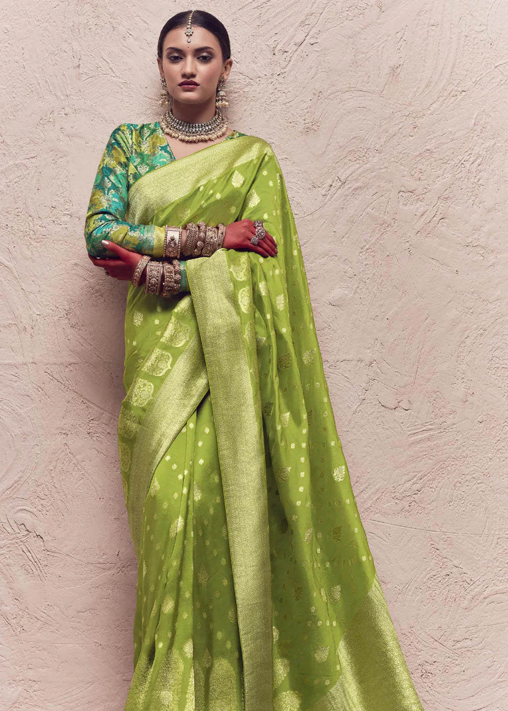 Fern Green ZARI WOVEN DOLA SILK SAREE WITH ZARI WOVEN BLOUSE