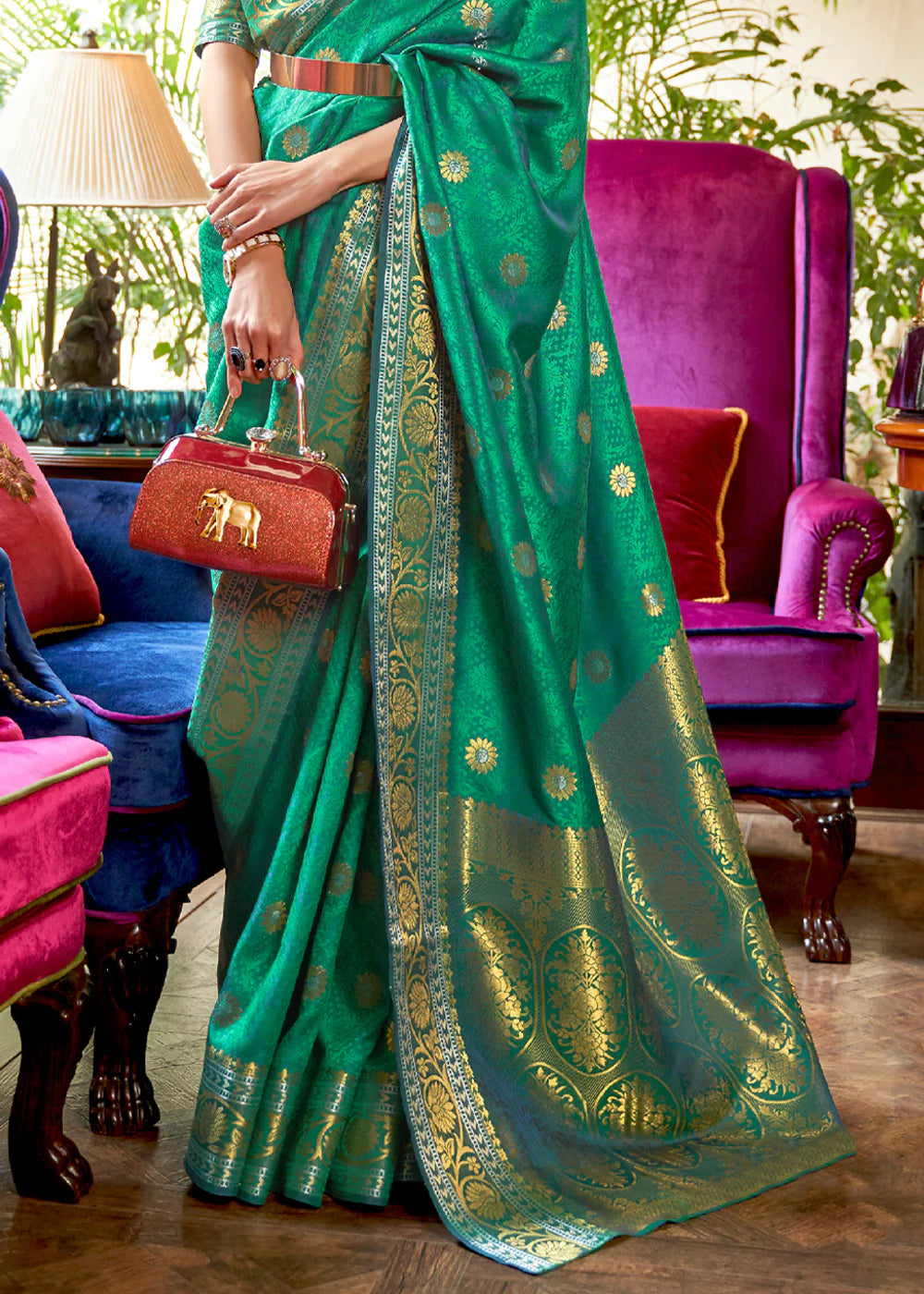 CASTLETON GREEN KANJIVARAM SILK SAREE WOVEN WITH SILVER & GOLDEN ZARI