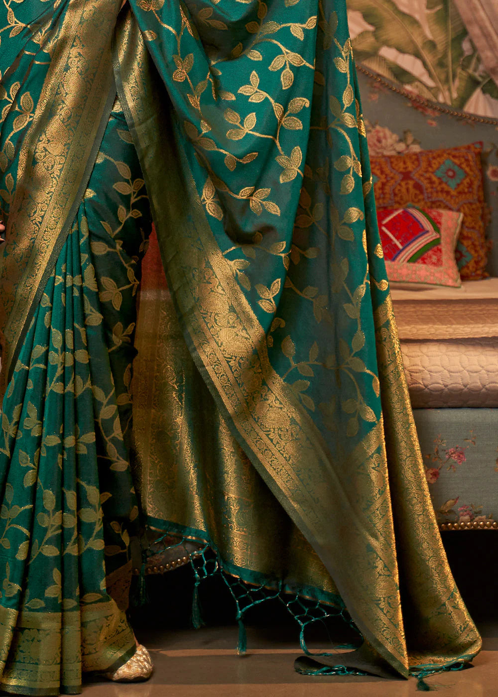 SACRAMENTO GREEN WOVEN KANJIVARAM SILK SAREE