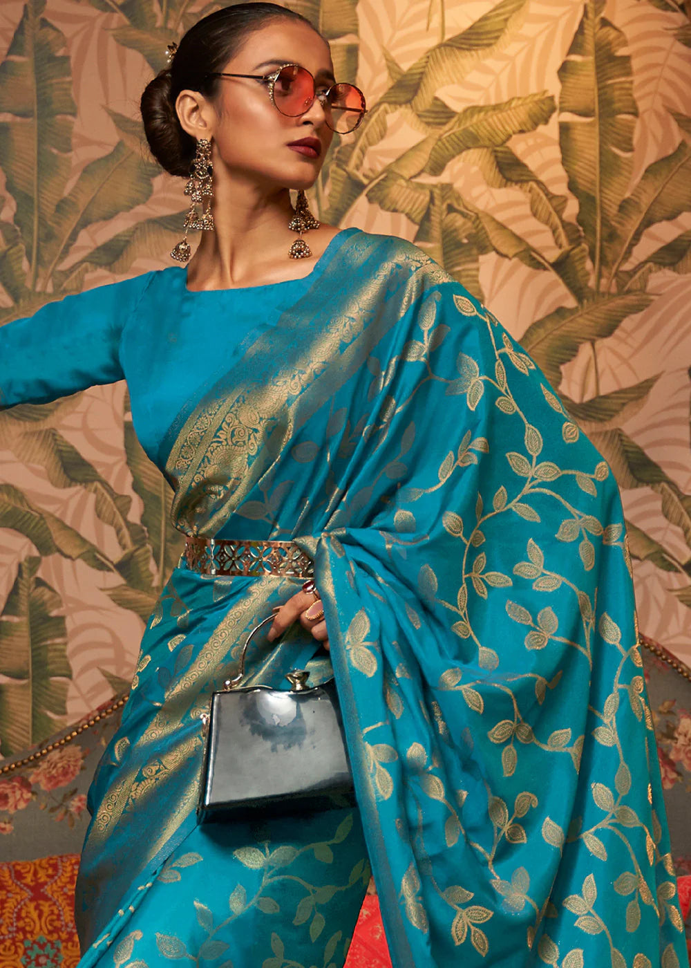 SHADES OF BLUE WOVEN KANJIVARAM SILK SAREE