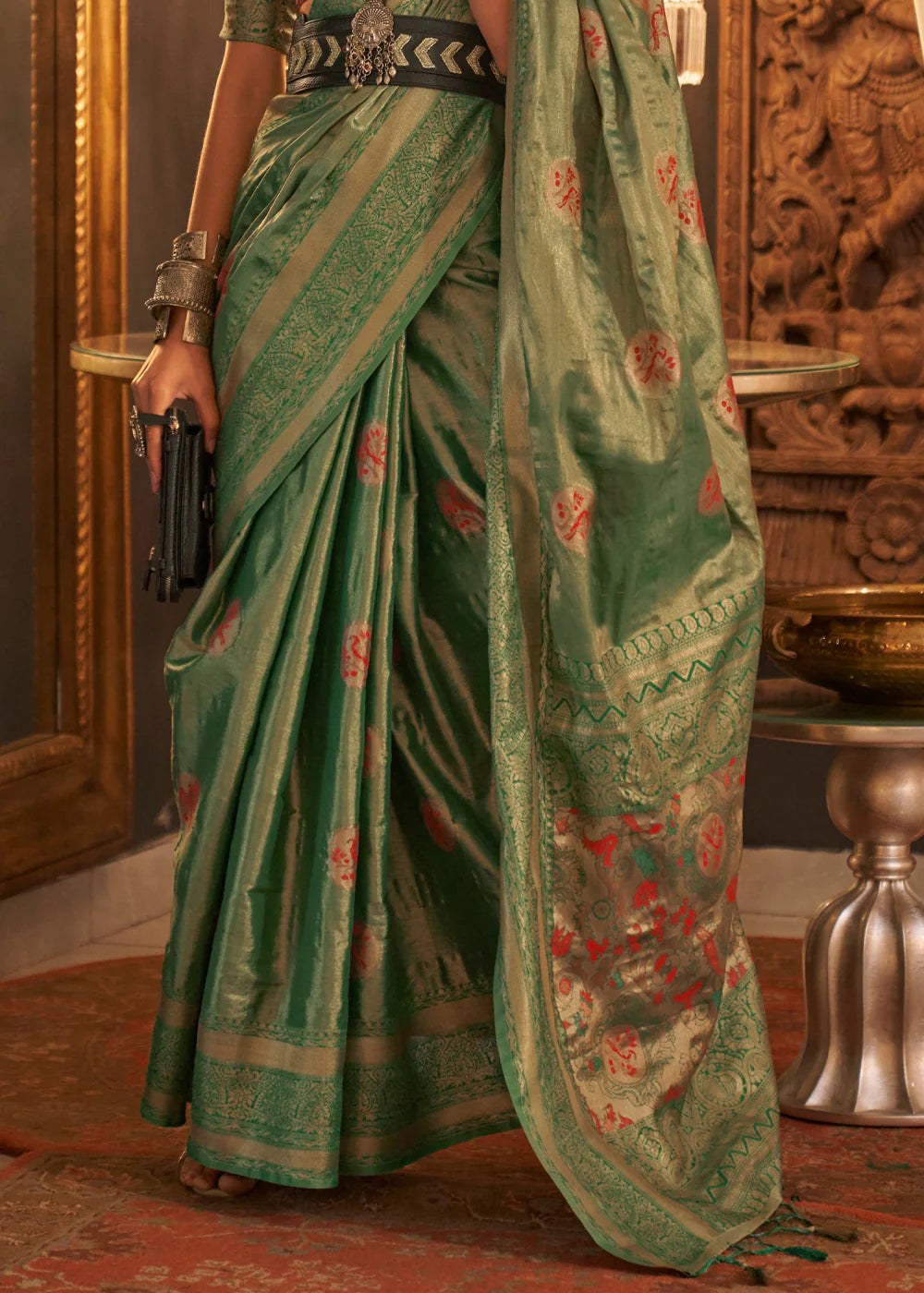 Green Dual Tone Woven Handloom Weaving Kanjivaram Silk Saree