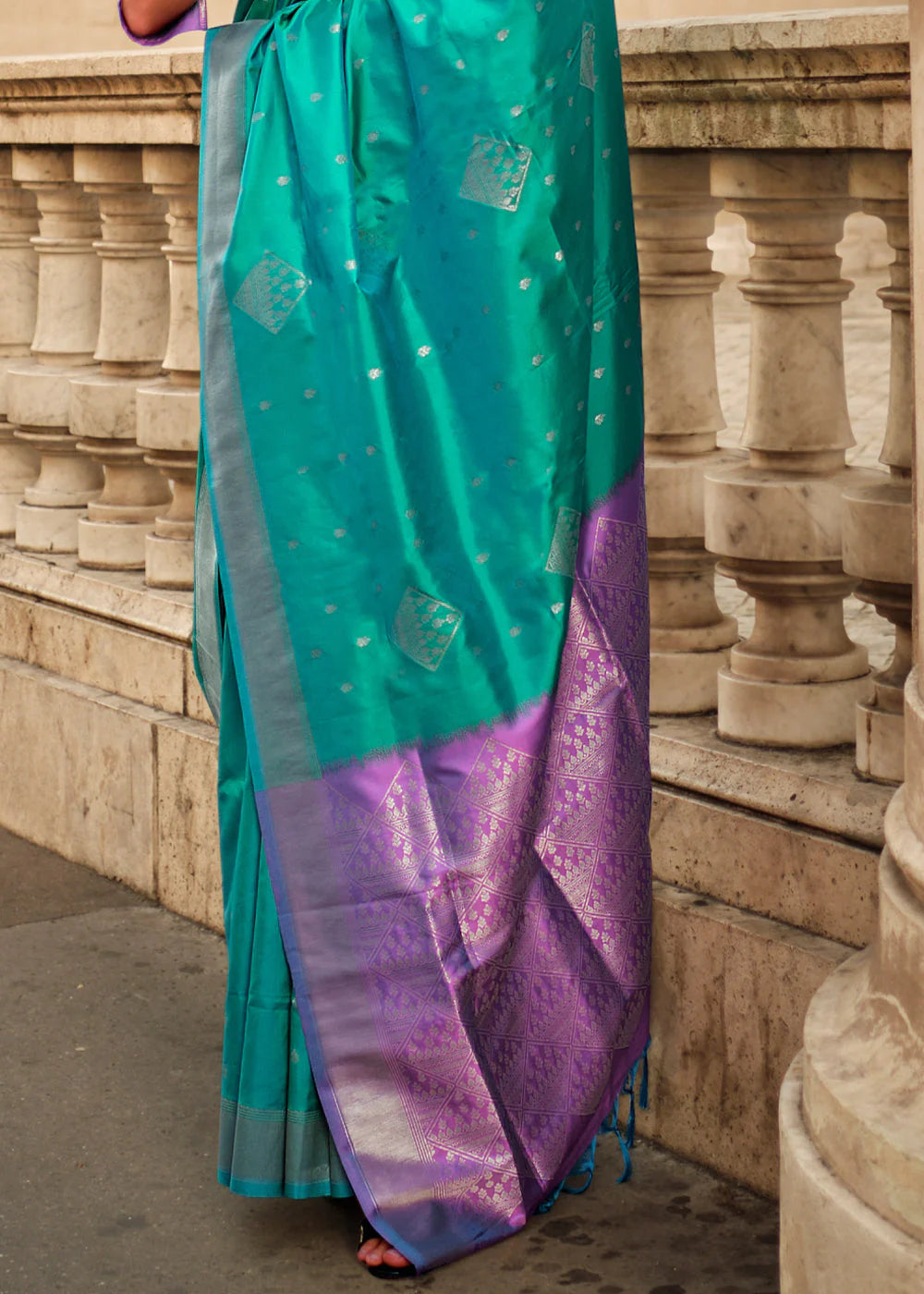 BLUE HANDLOOM WOVEN SOFT SILK SAREE