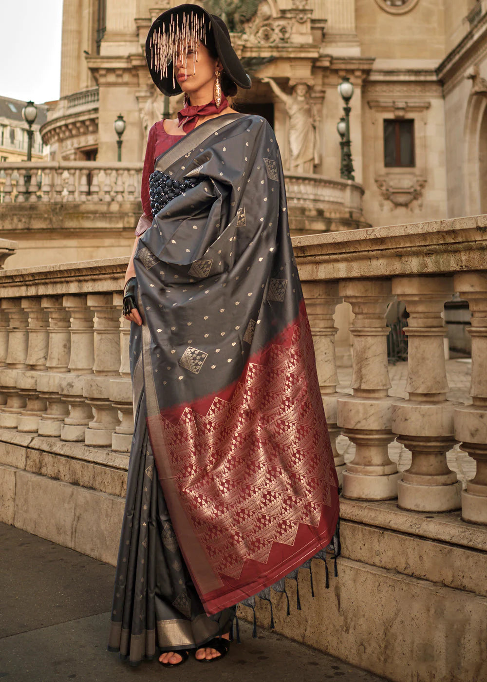 BLACK HANDLOOM WOVEN SOFT SILK SAREE