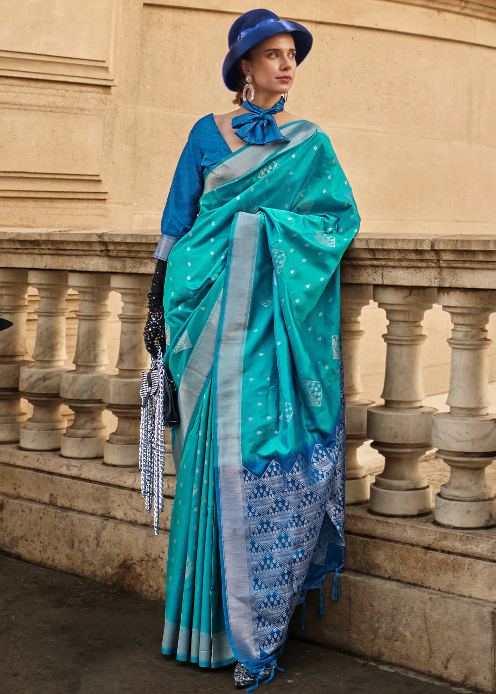 TIFFNY BLUE HANDLOOM WOVEN SOFT SILK SAREE