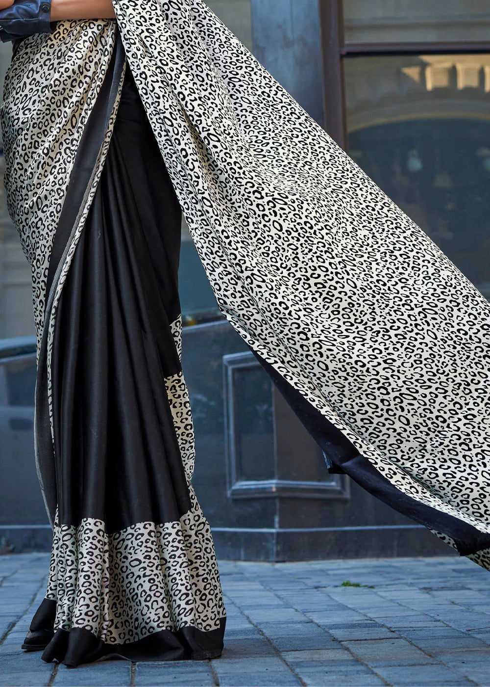 BLACK & WHITE CONTEMPORARY PRINTED SATIN CREPE SAREE