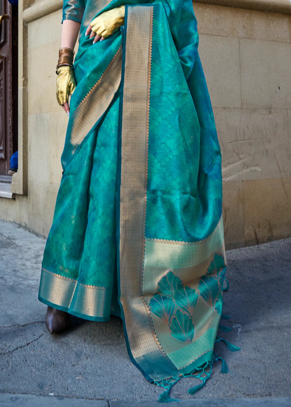 SHADES OF BLUE Handwoven two tone organza SAREE