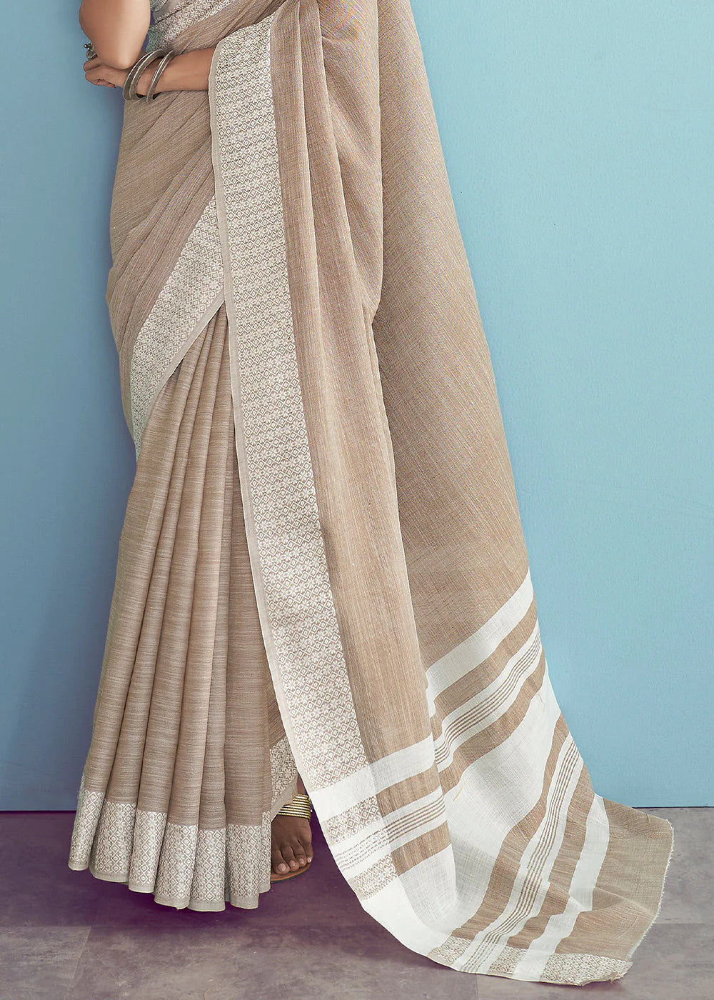 WOOD BROWN LINEN SILK SAREE WITH CHIKANKARI WEAVED BORDER