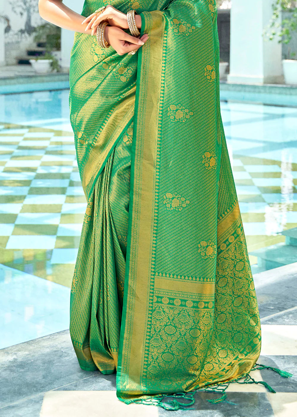 iquant Olive Green Kanjivaram Zari Silk Saree