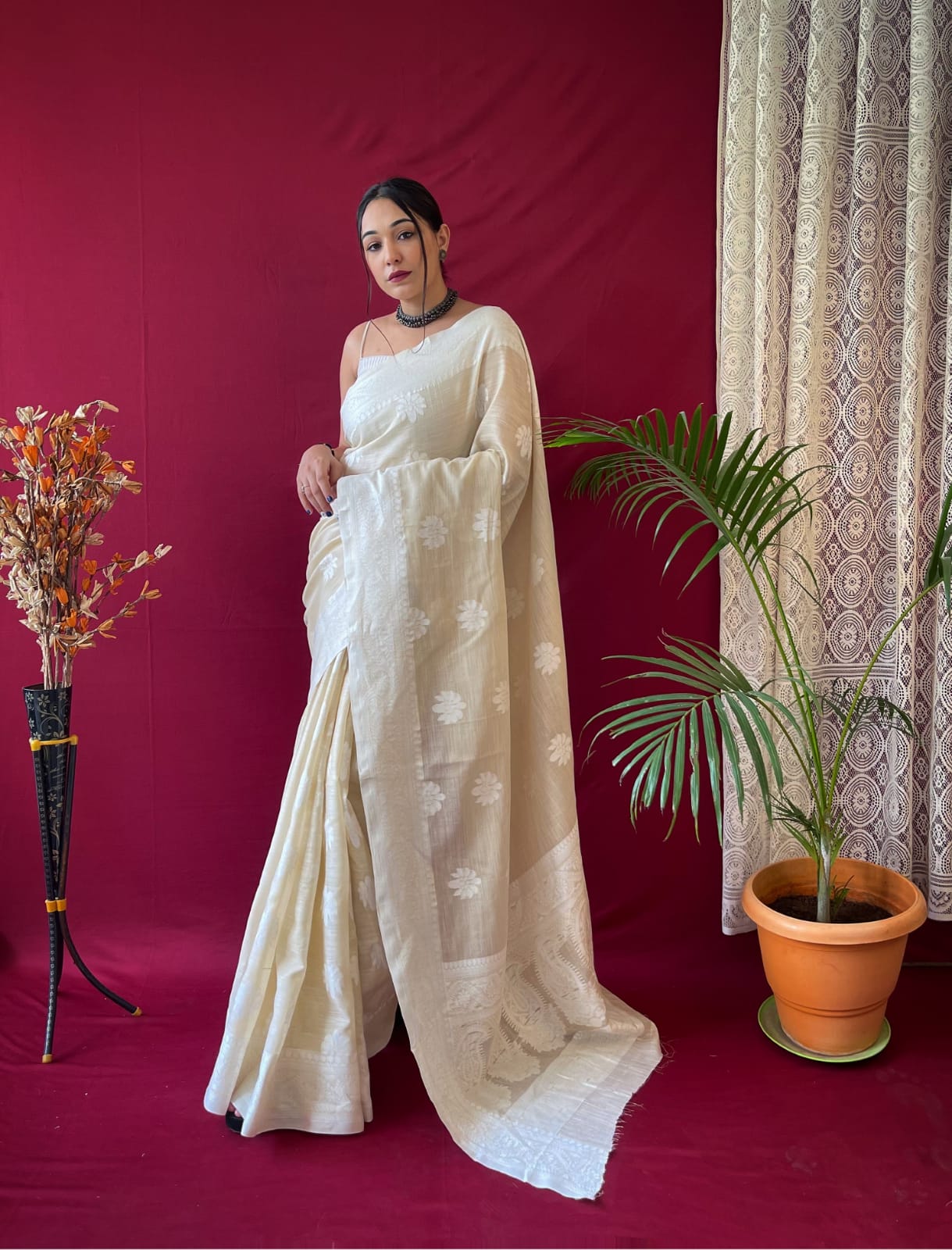 bige Linen Saree