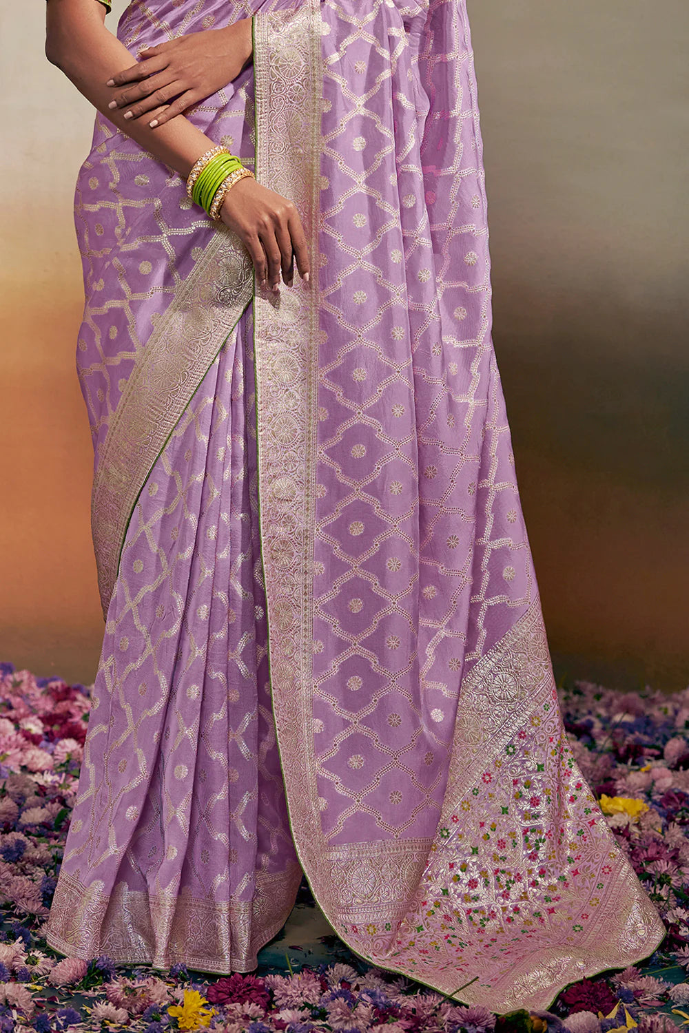 AFRICAN PURPLE Woven Soft Silk Banarasi Saree With Minakari Pallu & Fancy Blouse