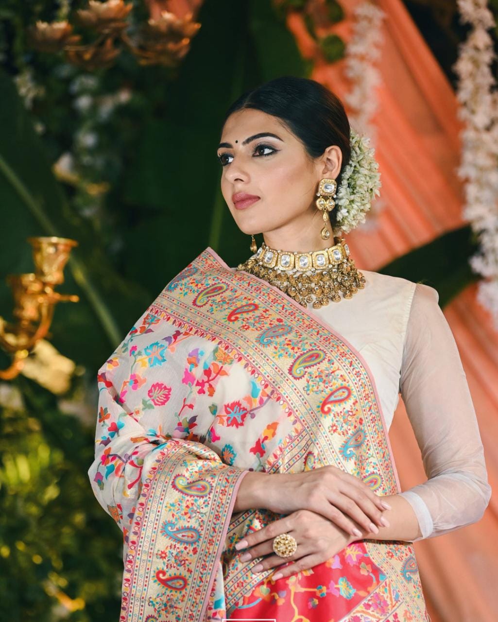 Floral Off-White Woven Kashmiri Pashmina Saree