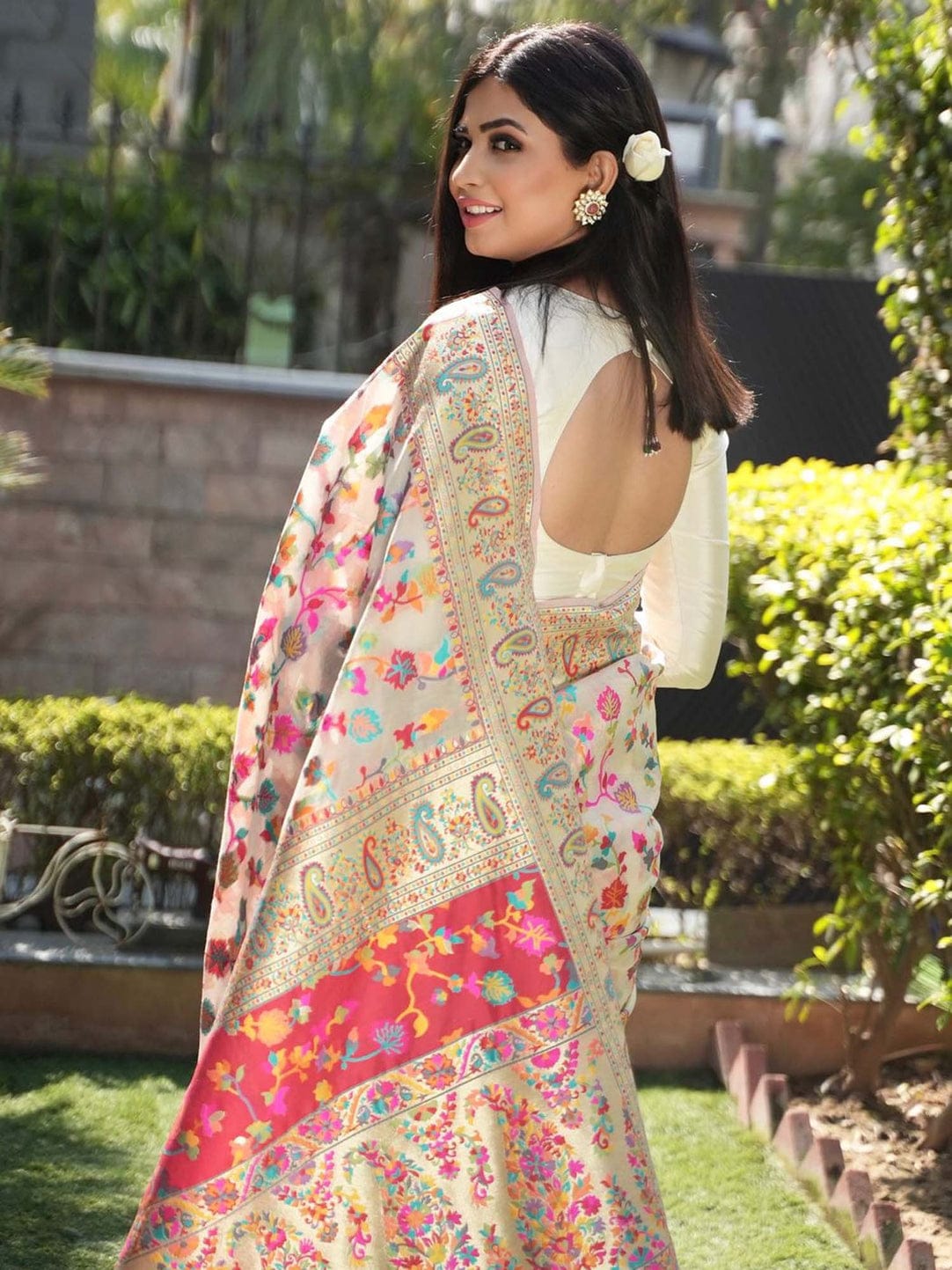 Floral Off-White Woven Kashmiri Pashmina Saree