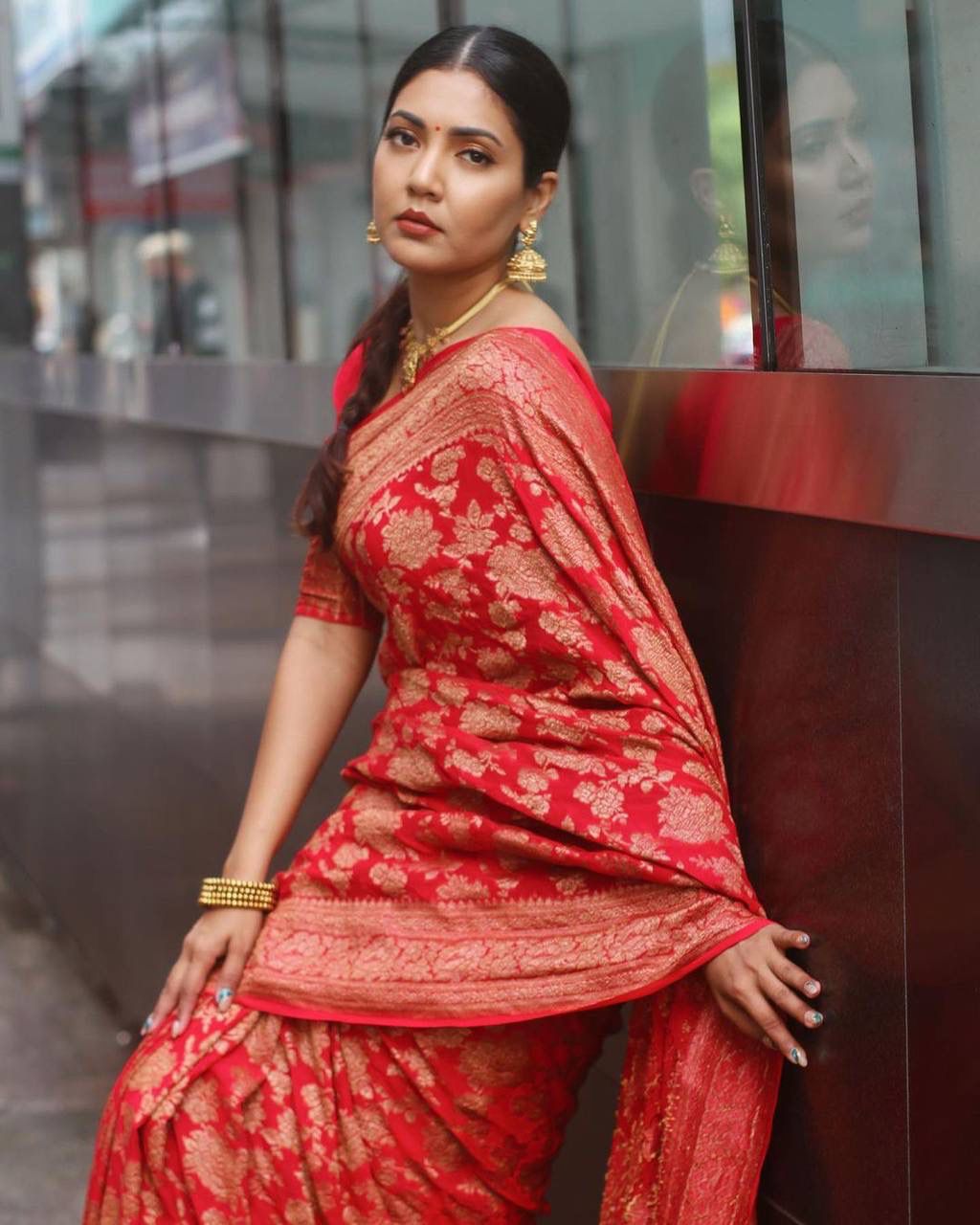 RED SAREE WITH COPPER ZARI WEAVING