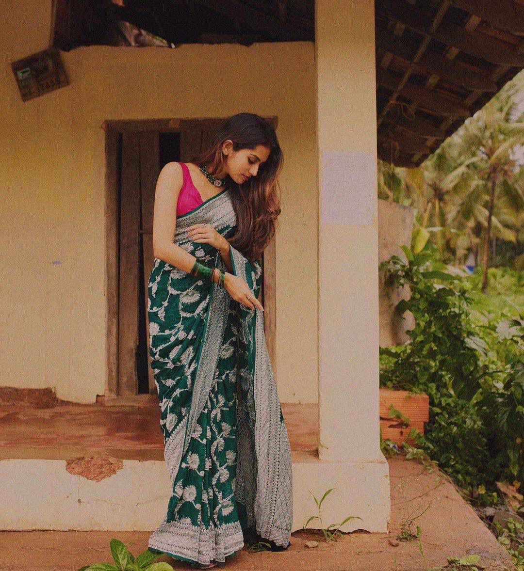 GREEN  WITH PINK COLOR BLOUSE WEAVED WITH COPPER ZARI