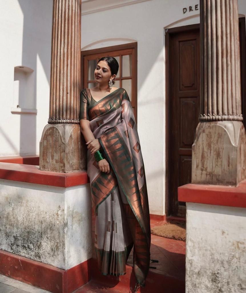 DARK GREEN  BANARASI SILK WITH COPPER ZARI WEAVING SAREE