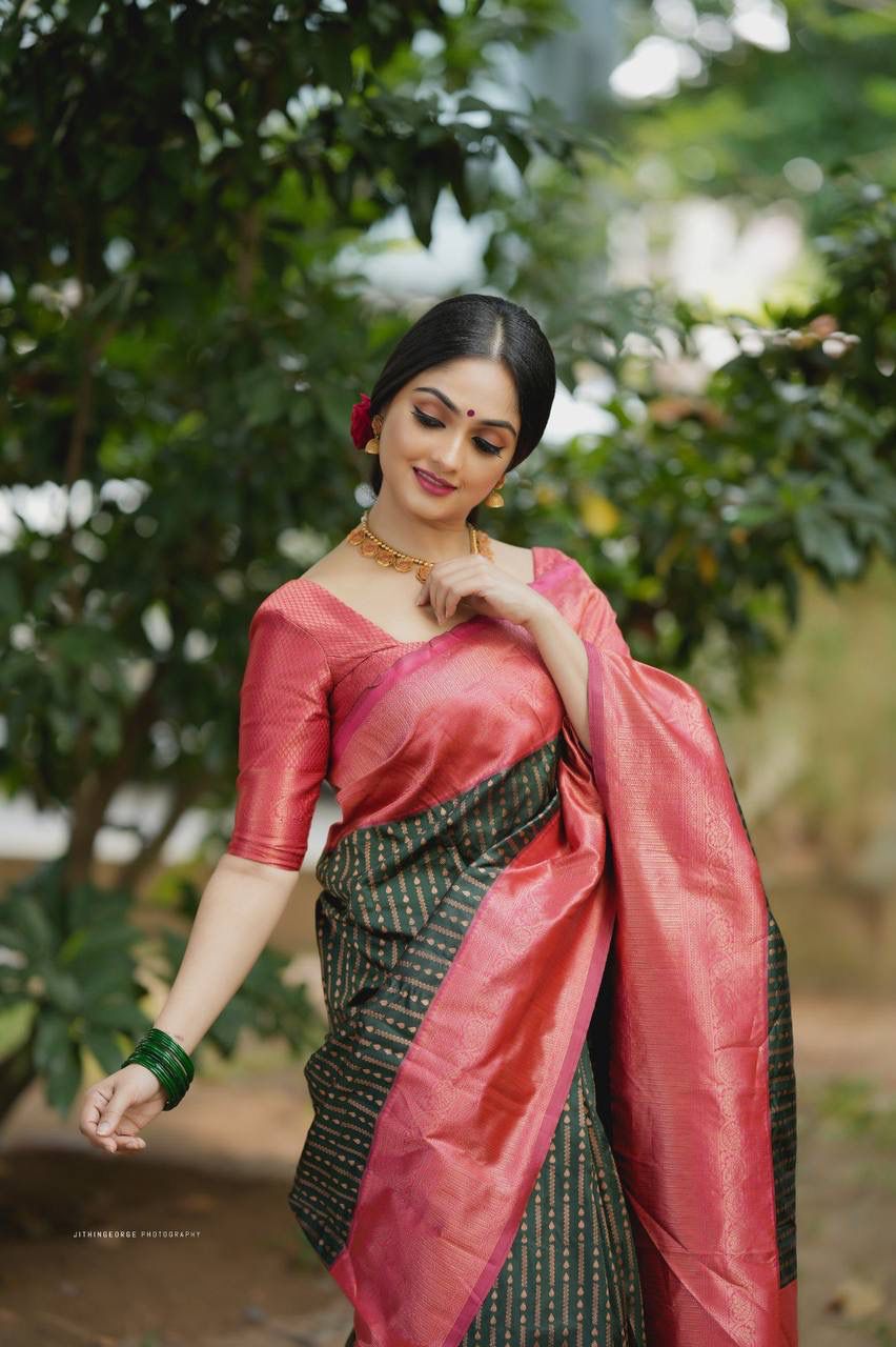 Dark Green & PINK BANARASI SILK SAREE With Heavy Brocade Blouse