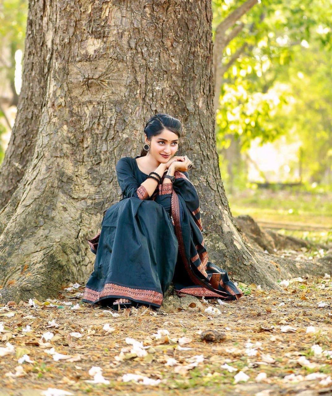 BLACK & BROWN  BANARASI SILK SAREE WITH HEAVY BROCADE BLOUSE