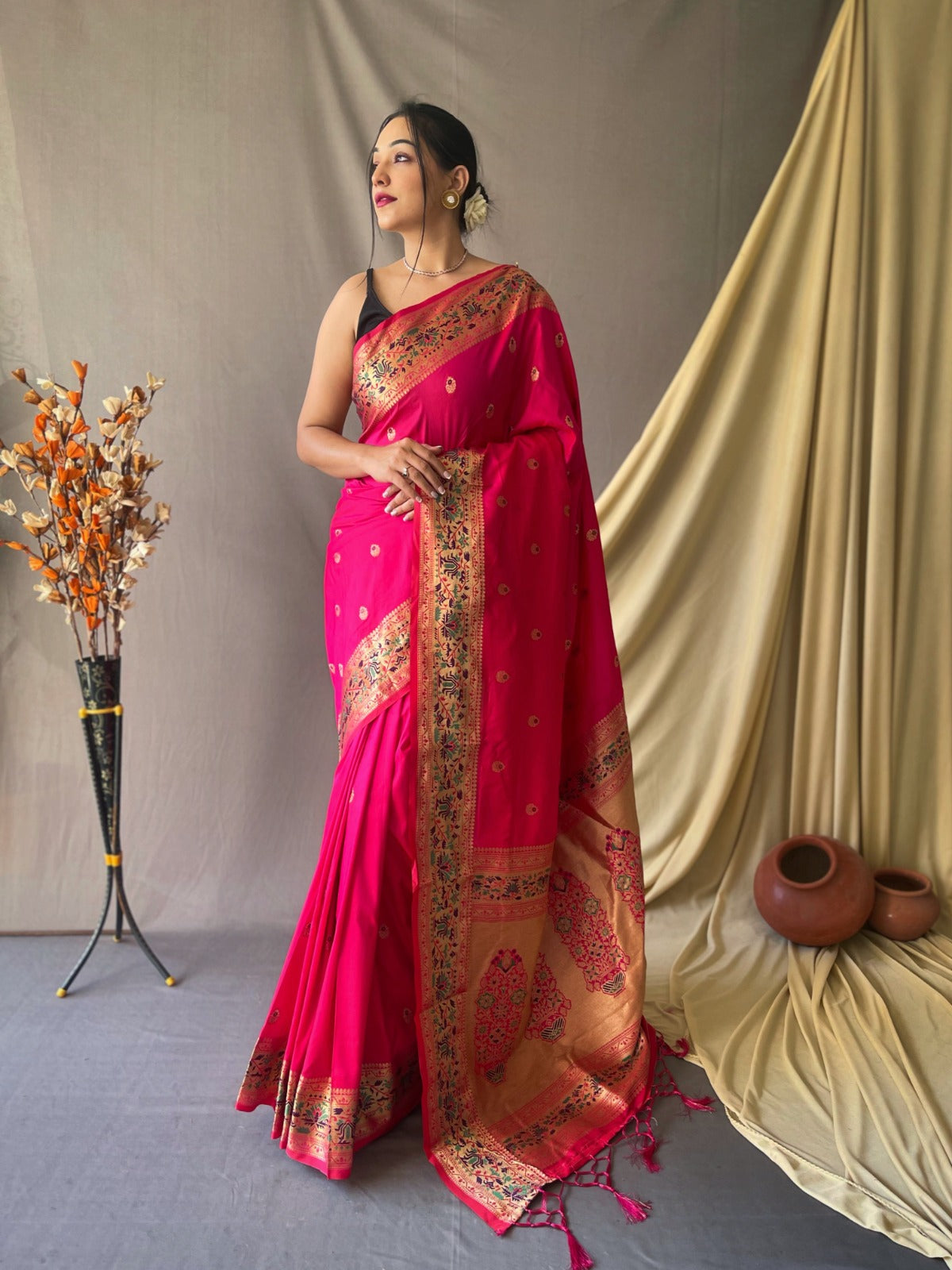 DREGON FRUIT PINK Paithani Saree