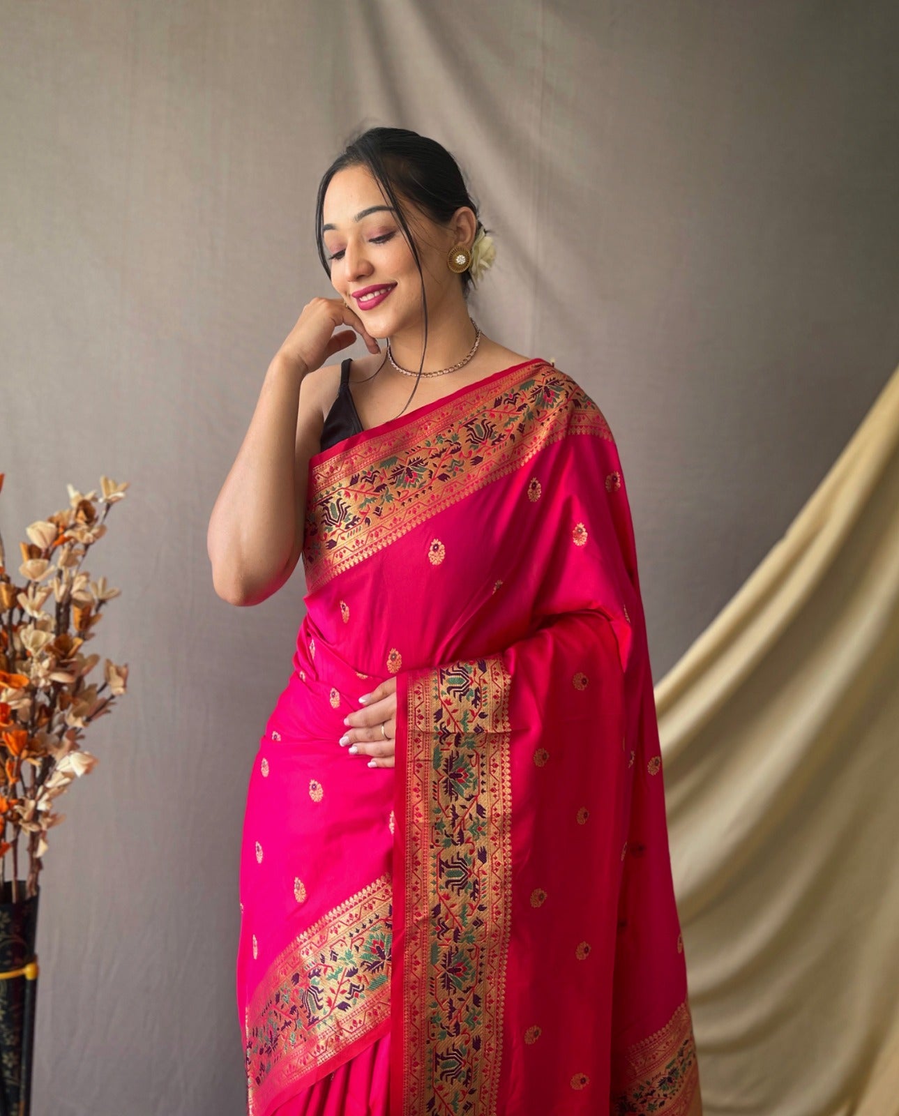 DREGON FRUIT PINK Paithani Saree