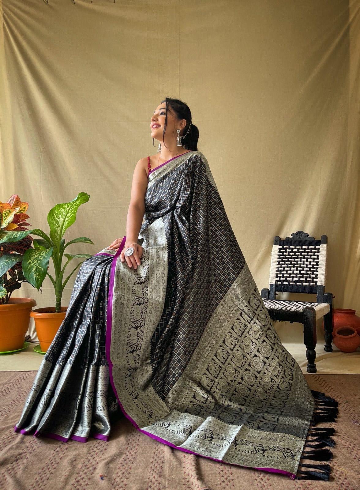 ONYX BLACK PURPLE HANDLOOM BANARASI SILK SAREE