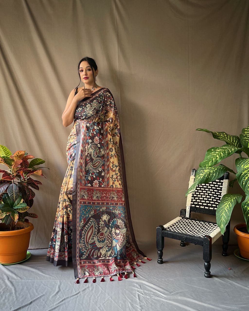 Heritage Blossoms: Exquisite Kalamkari Tale