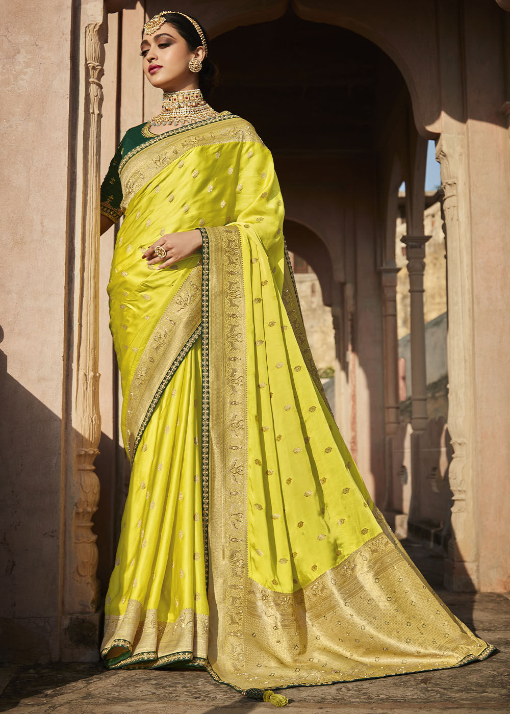 Regal and Majestic Green Woven Banarasi Silk Saree with Embroidered Blouse