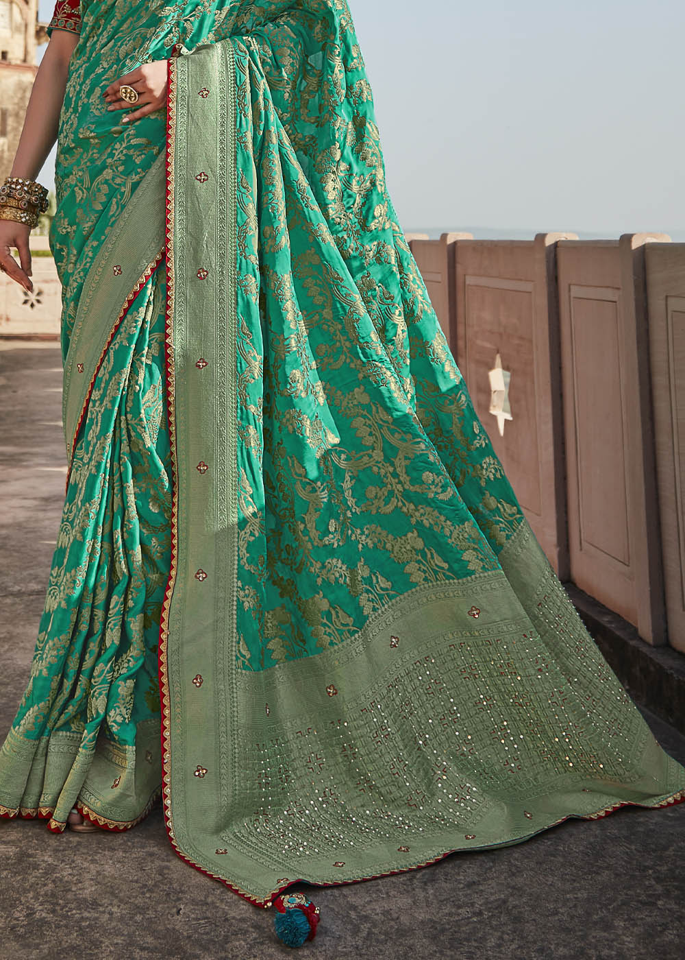 Elegant and Timeless Green Woven Banarasi Silk Saree with Embroidered Blouse