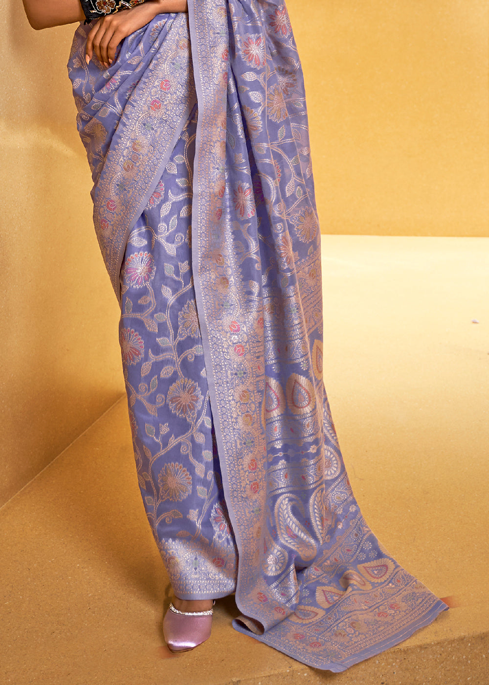 Sublime Elegance: Handwoven Lavender Purple Lucknowi Banarasi Silk Saree