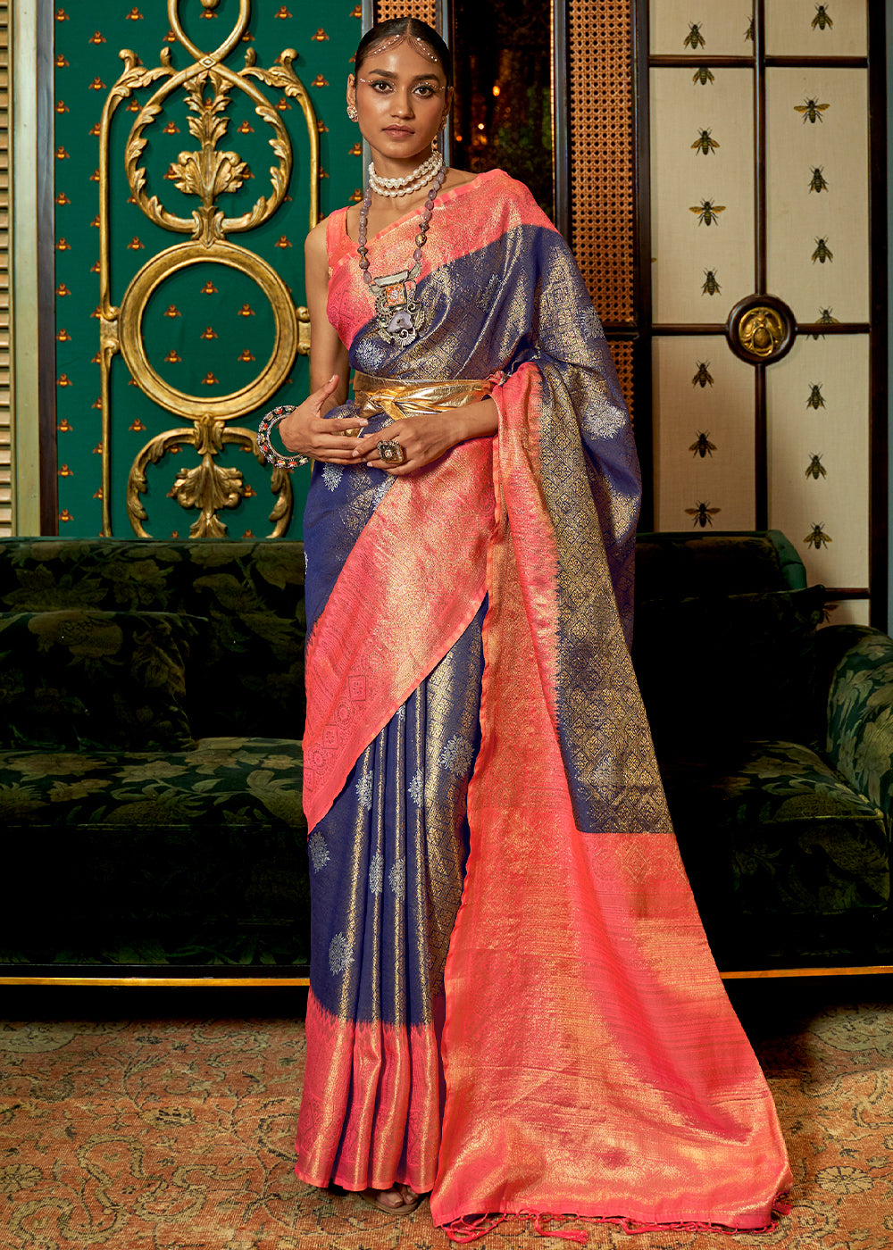 Timeless Thulian Pink and Blue Kanjivaram Silk Saree with Intricate Zari Weaving