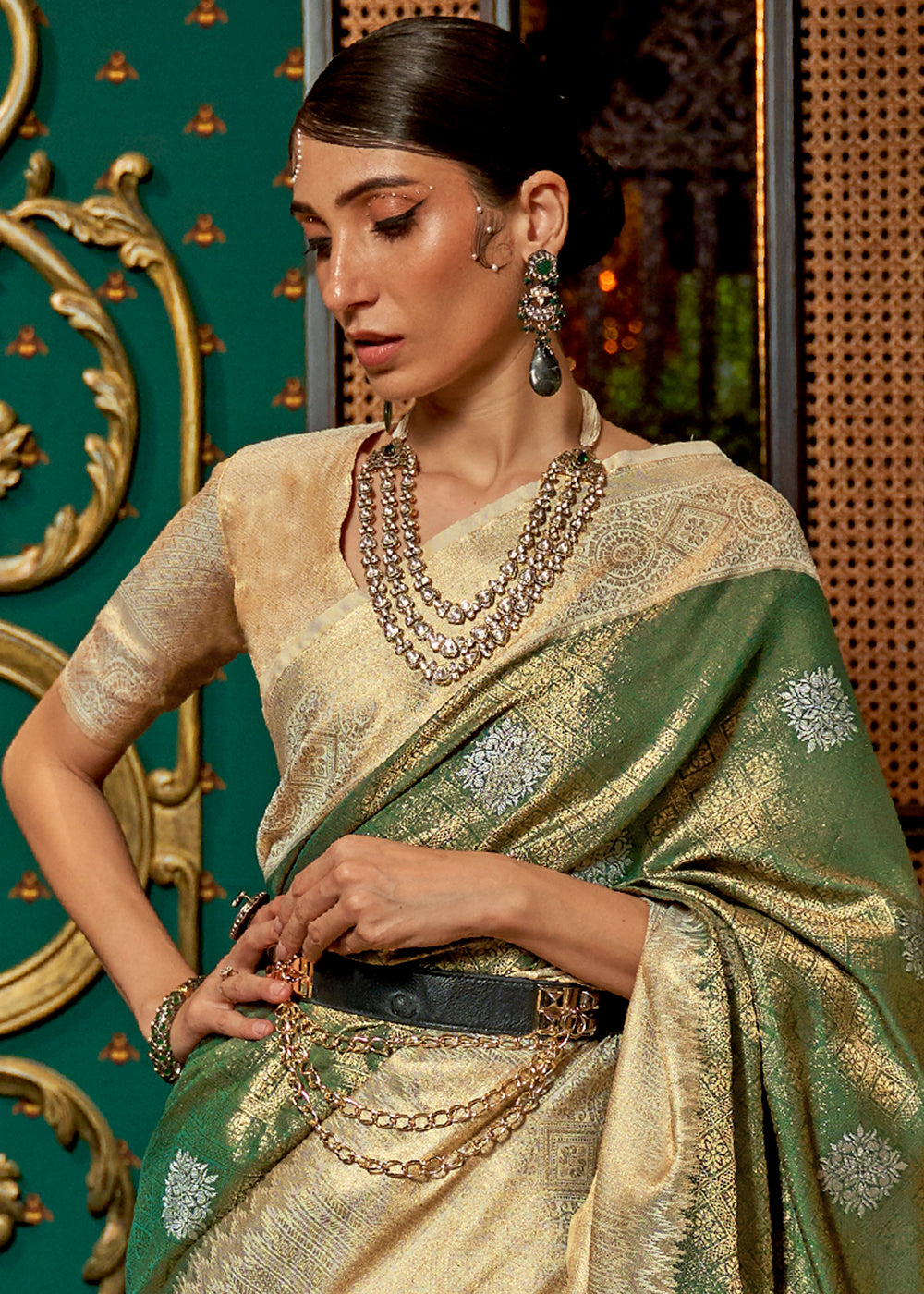 Timeless Moss Green and Beige Kanjivaram Silk Saree with Traditional Zari Weaving