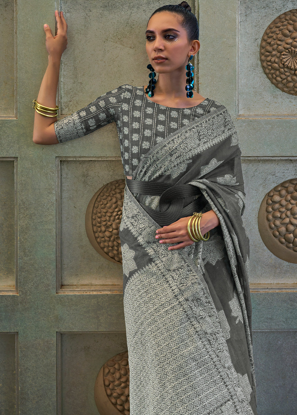 Exquisite Grey Lucknowi Chikankari Silk Saree - A Timeless Piece of Art