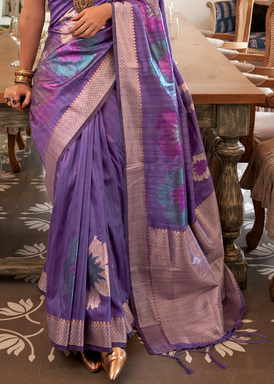 Graceful Lavender: Handwoven Banarasi Silk Saree in Stunning Purple