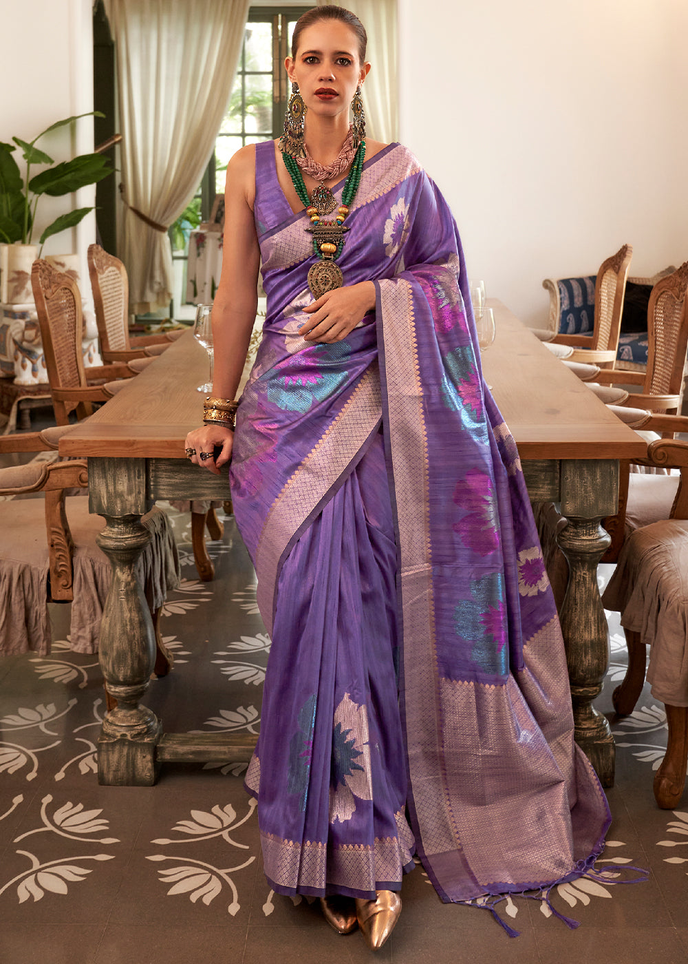 Graceful Lavender: Handwoven Banarasi Silk Saree in Stunning Purple