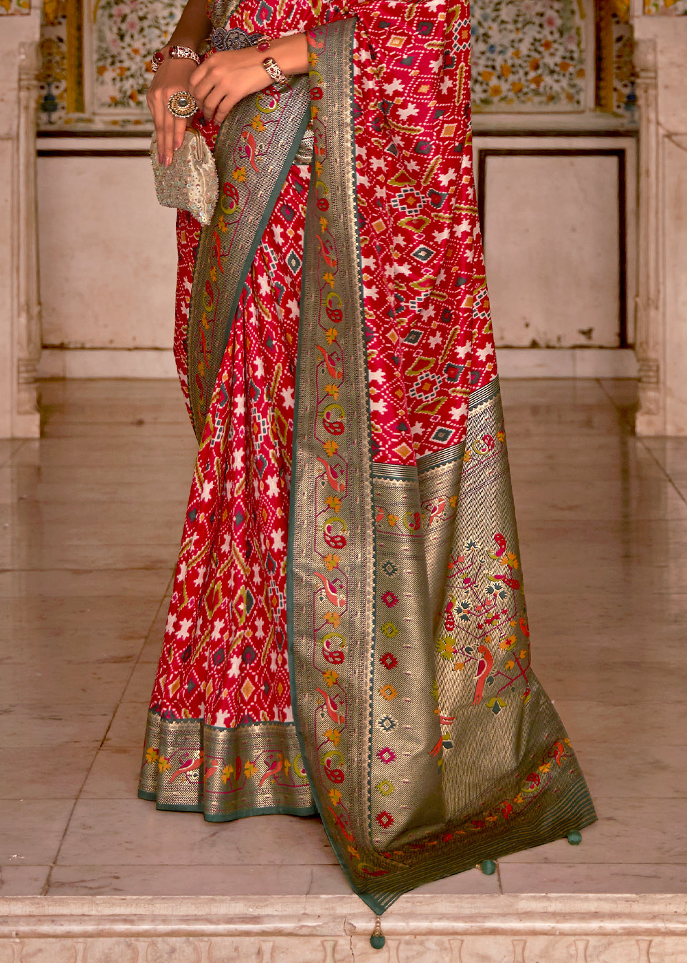 Exquisite Red Patola Silk Saree - A Timeless Classic for Every Occasion