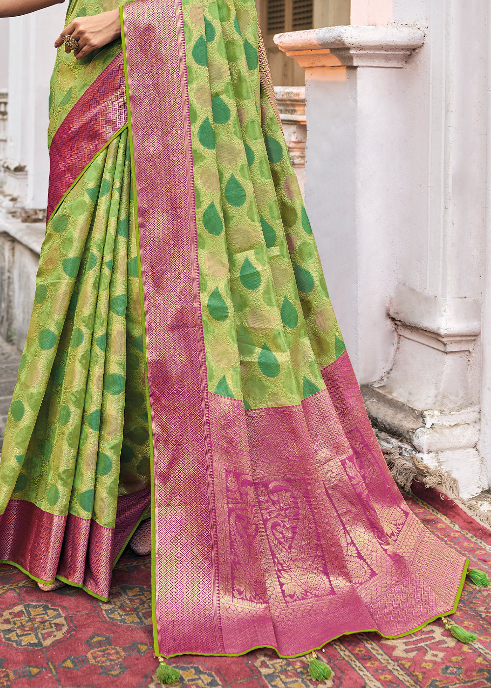 Enchanting Emerald: Green Woven Banarasi Organza Silk Saree