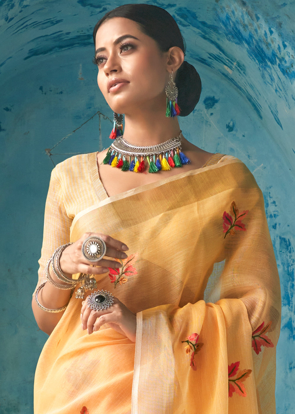 Sunny Bloom: A Thick Yellow Linen Saree for Vibrant Charm